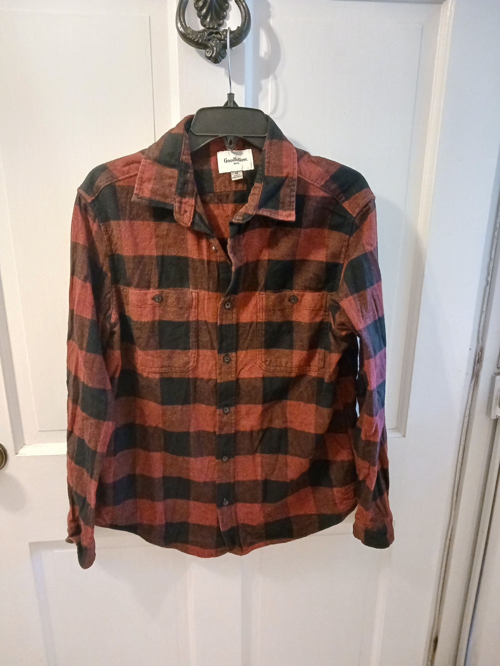 Goodfellow & Co Men’s Rust Red and Black Buffalo Plaid Button-Down Shirt Size M